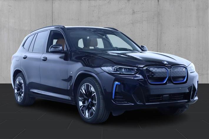 Sort BMW iX3 fra 2024