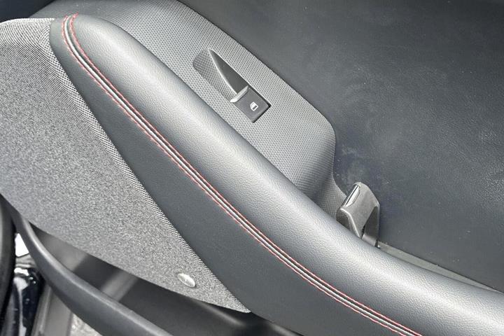Sort Ford Mustang Mach-E fra 2021
