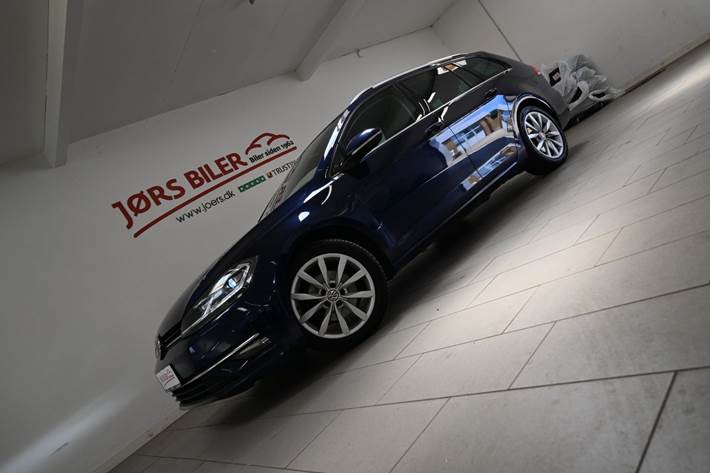 Blå VW Golf VII fra 2020