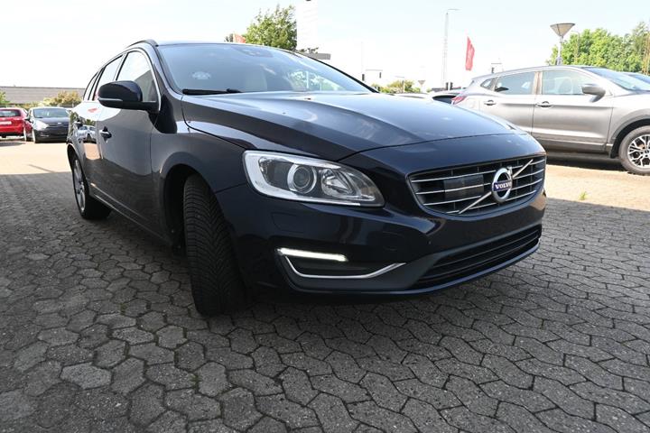 Blå Volvo V60 fra 2017