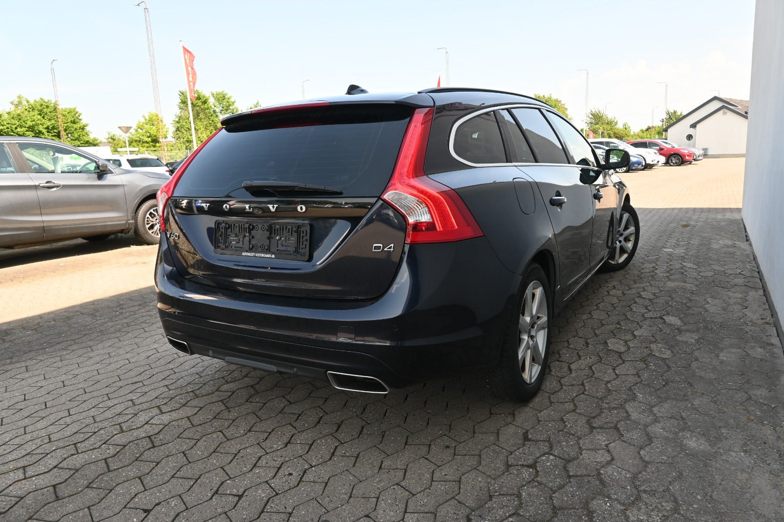 Blå Volvo V60 fra 2017