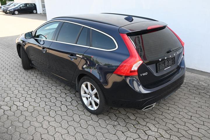 Blå Volvo V60 fra 2017