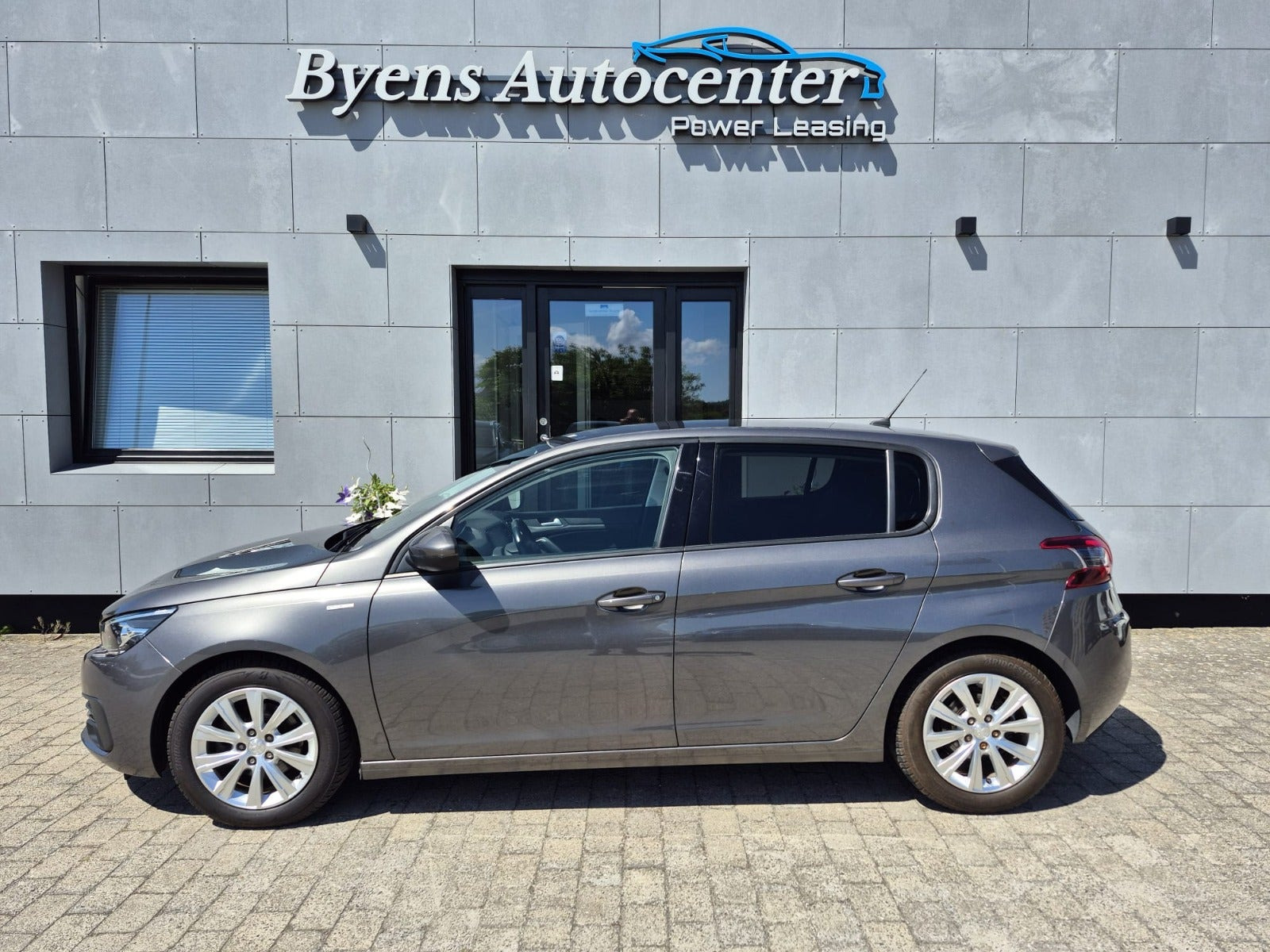 Sort Peugeot 308 fra 2020