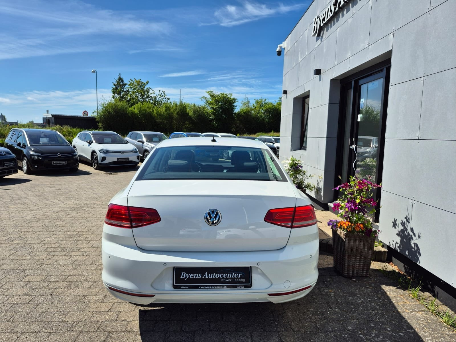 Hvid VW Passat fra 2015