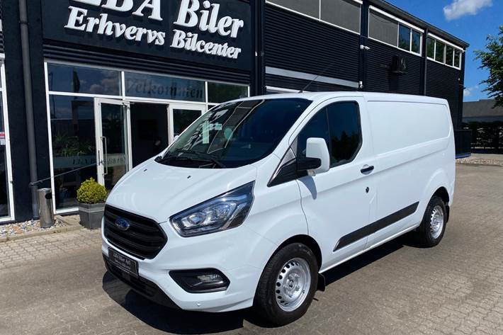 Hvid Ford Transit Custom 300 L1 fra 2020 set udefra
