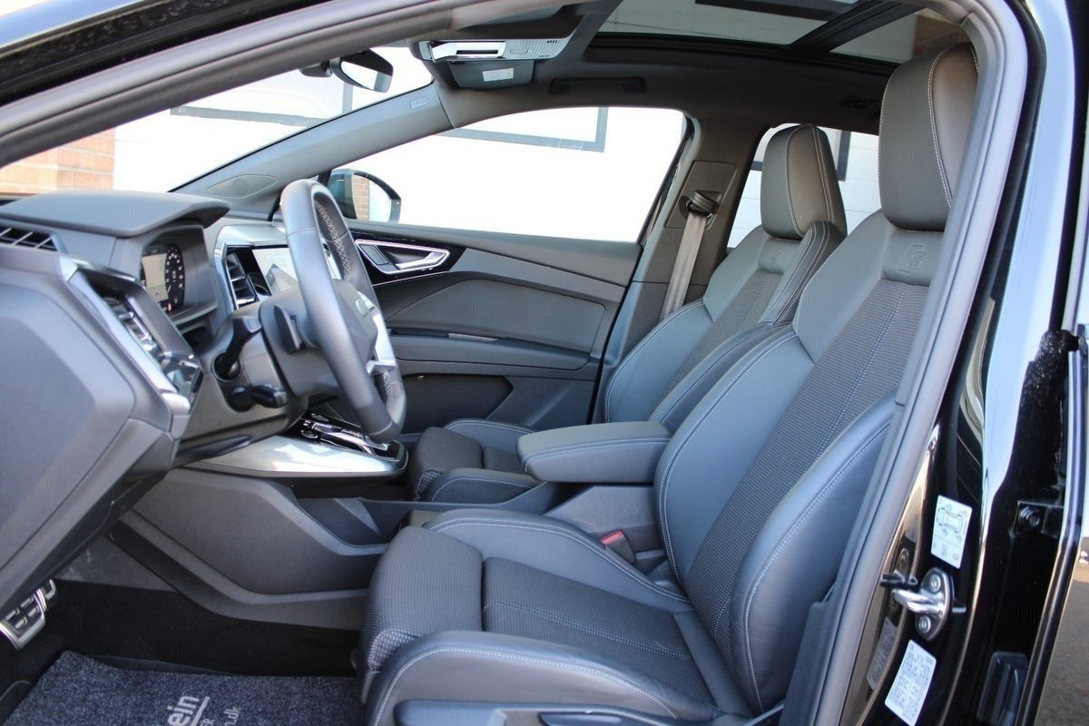 Sort Audi Q4 e-tron fra 2024