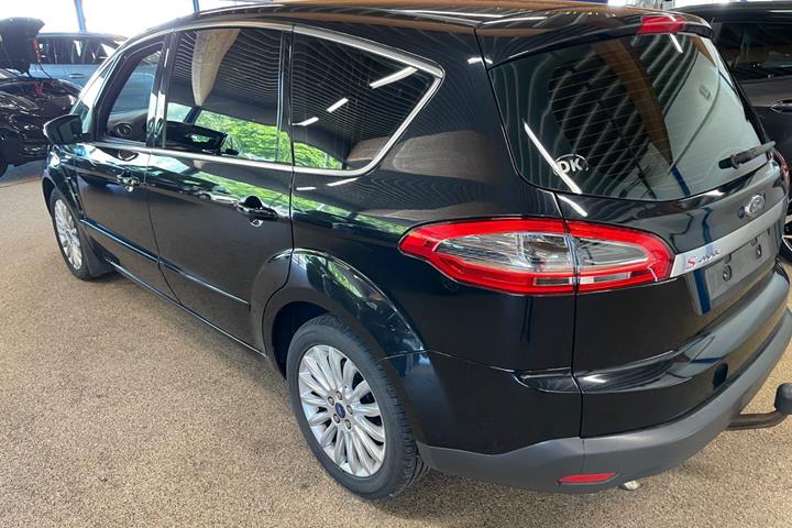 Sort Ford S-MAX fra 2012