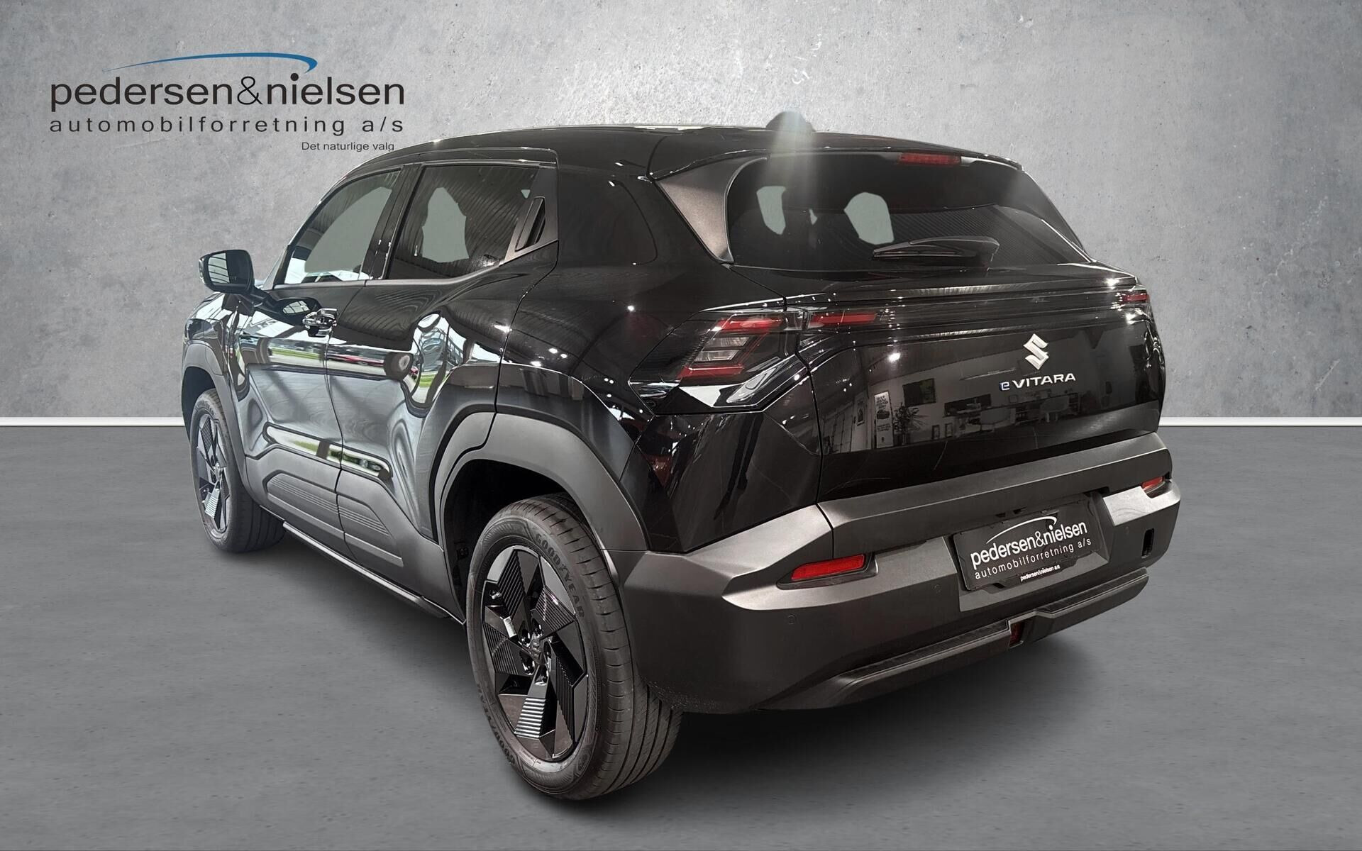 Sort Suzuki eVitara fra 2025