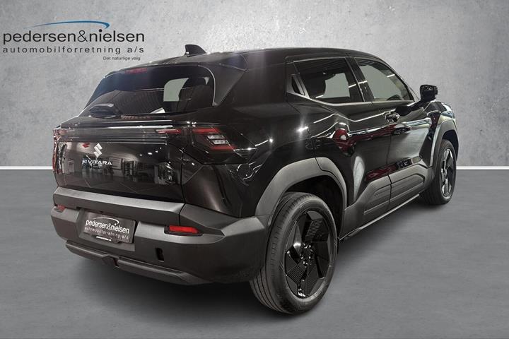 Sort Suzuki eVitara fra 2025