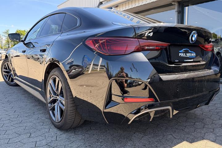 Sort BMW i4 fra 2024
