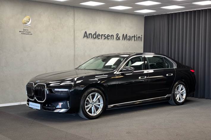 Sort BMW i7 fra 2023
