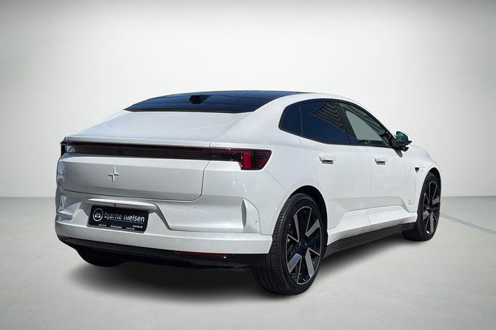 Hvid Polestar 4 fra 2025