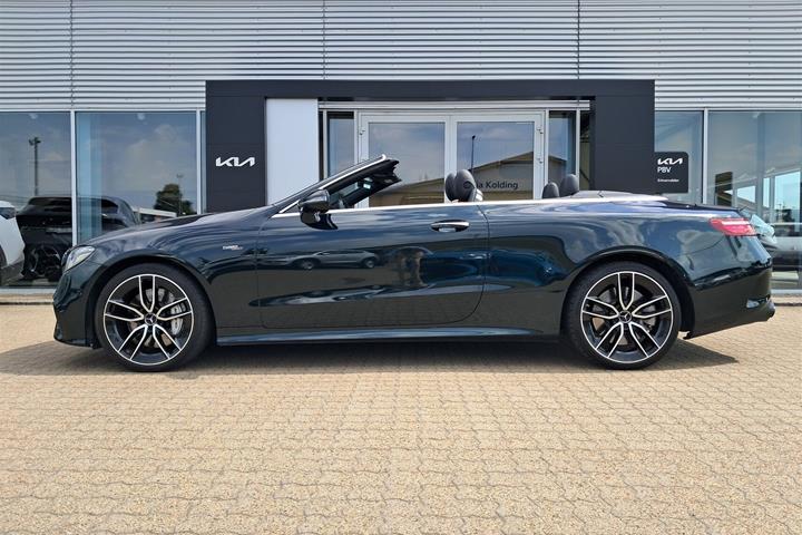 Grøn Mercedes E53 AMG fra 2019 set udefra