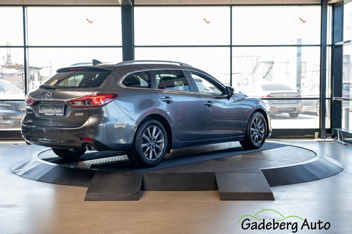 Grå Mazda 6 fra 2018