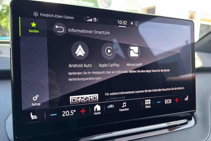 Blå Skoda Enyaq fra 2023