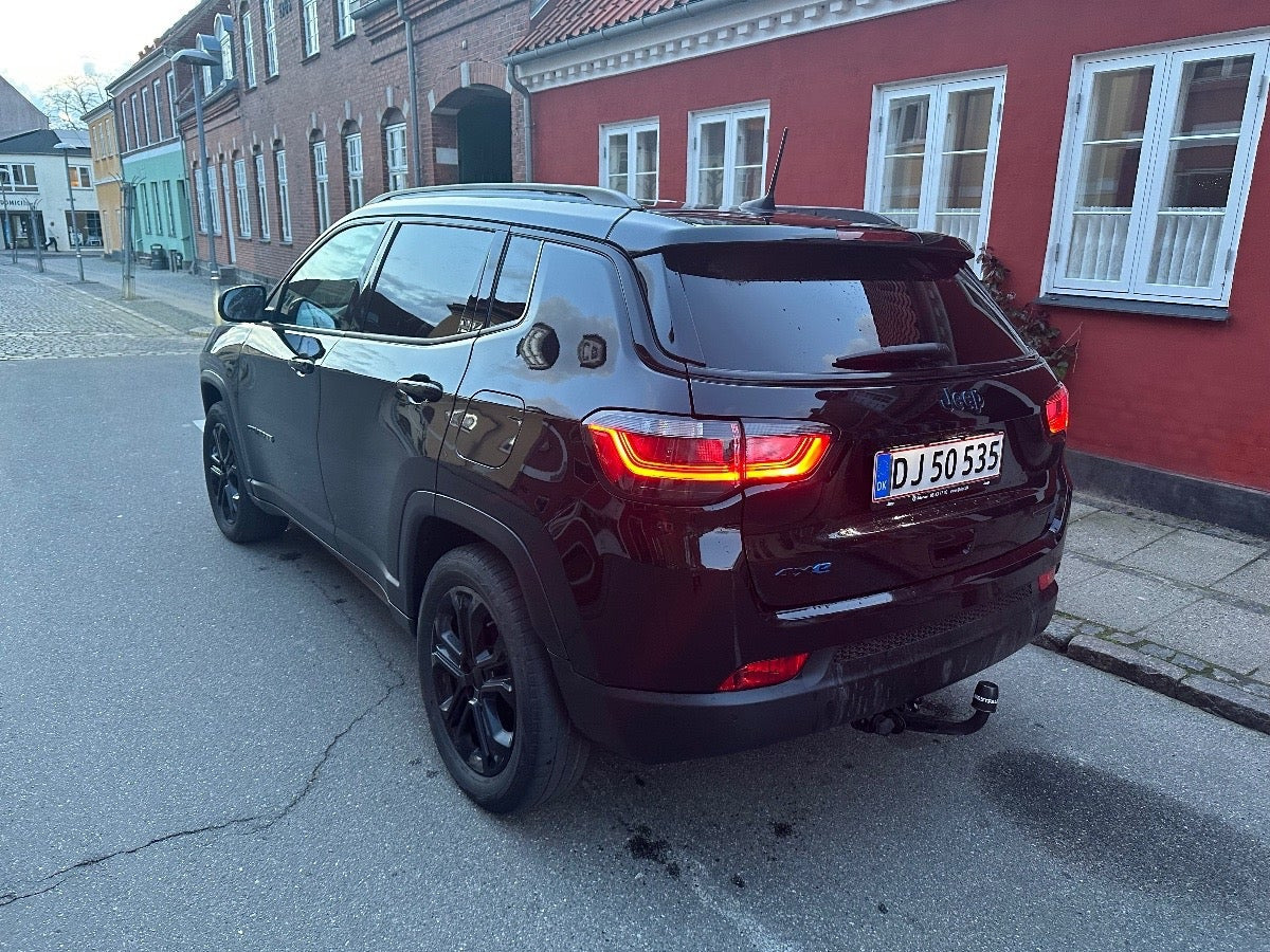 Sort Jeep Compass fra 2022