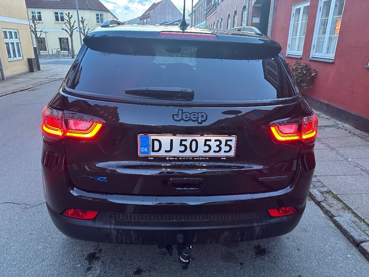 Sort Jeep Compass fra 2022
