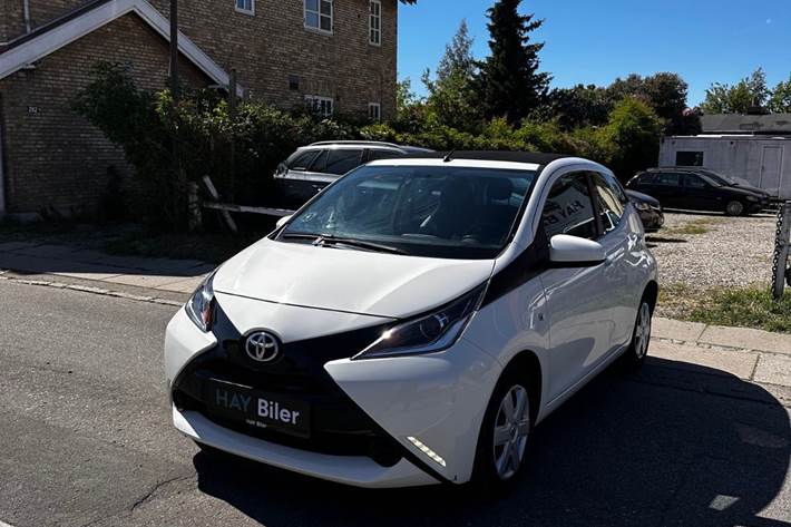 Hvid Toyota Aygo fra 2015