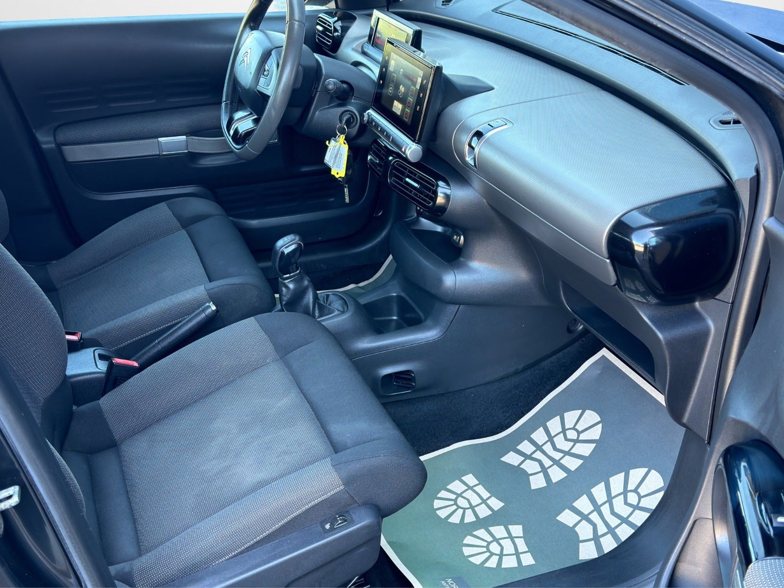 Sort Citroën C4 Cactus fra 2016
