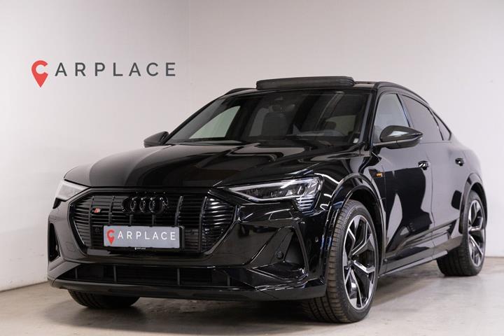 Sort Audi e-tron S fra 2022 set udefra