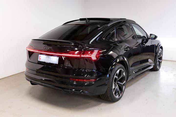 Sort Audi e-tron S fra 2022