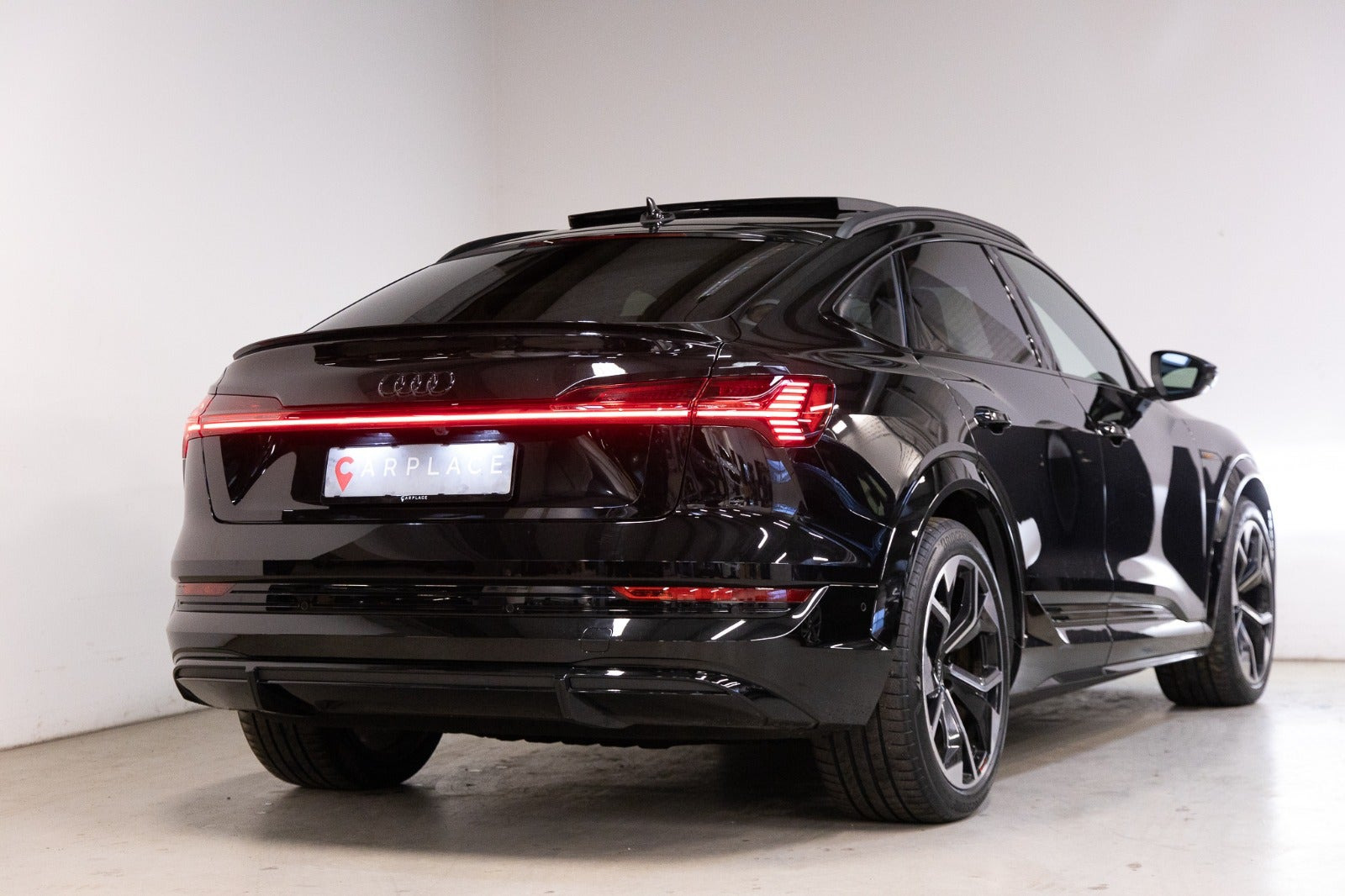 Sort Audi e-tron S fra 2022