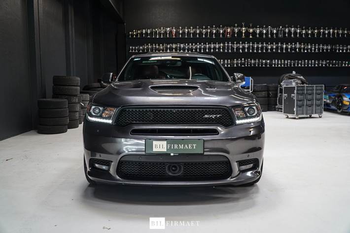 Grå Dodge Durango fra 2018
