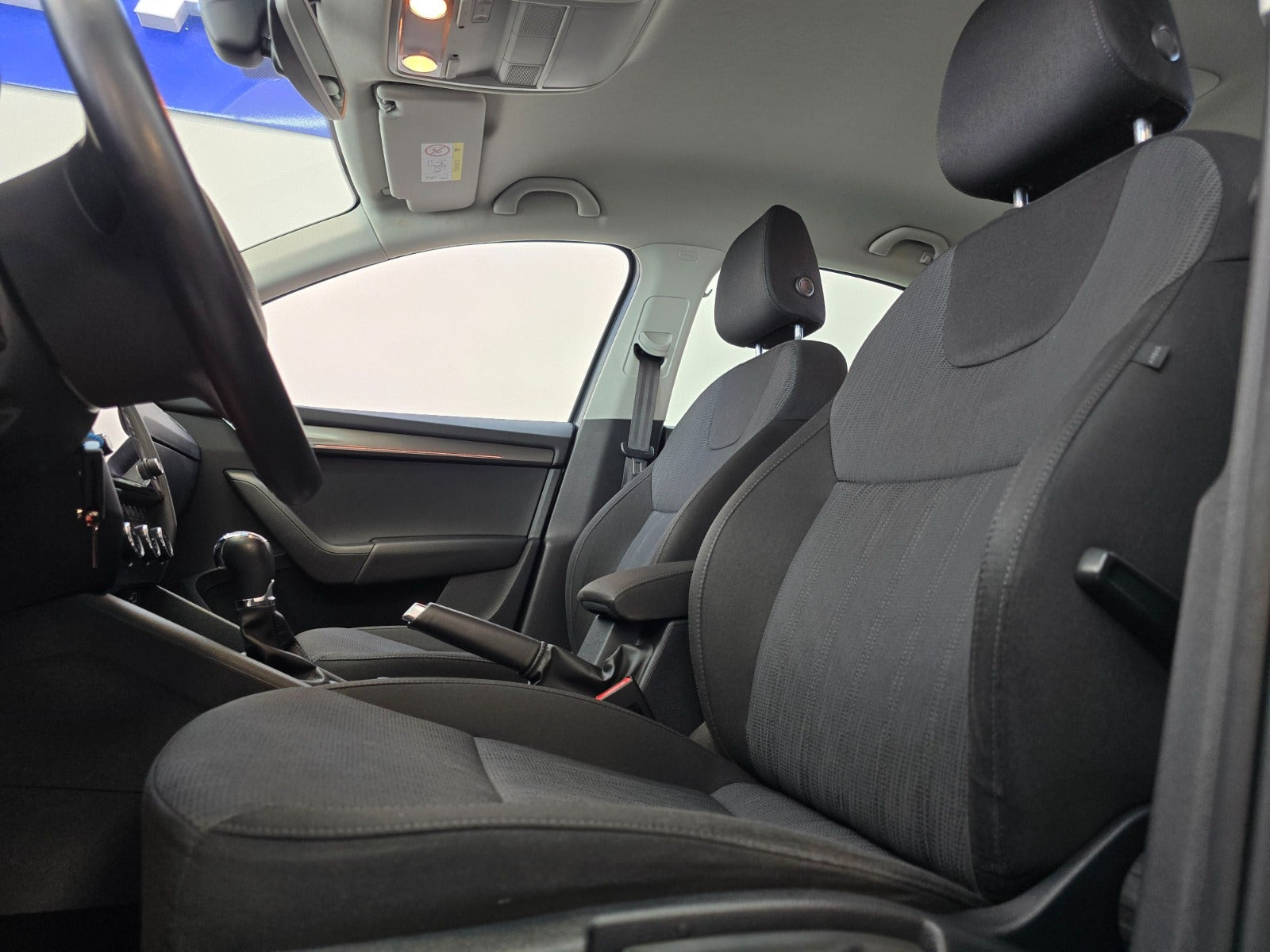 Grå Skoda Octavia fra 2018