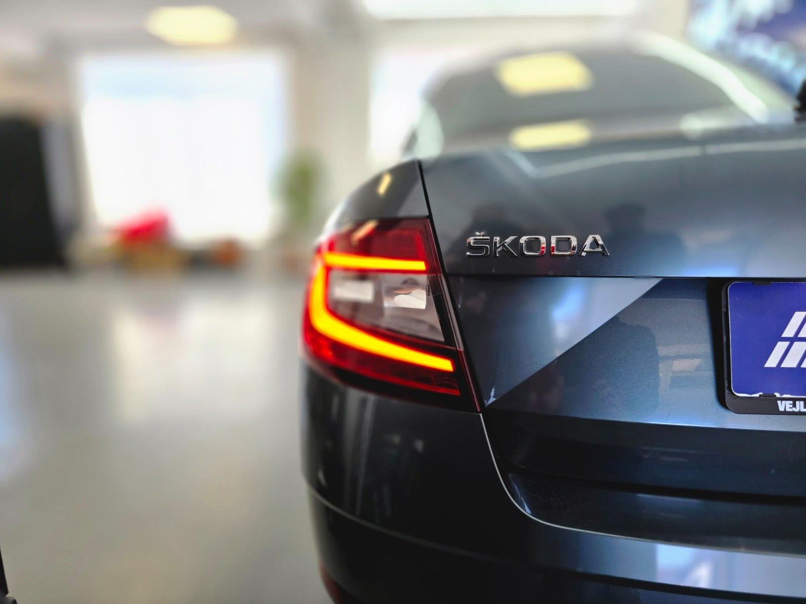 Grå Skoda Octavia fra 2018
