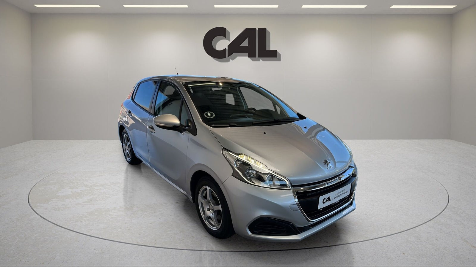 Sølv Peugeot 208 fra 2017