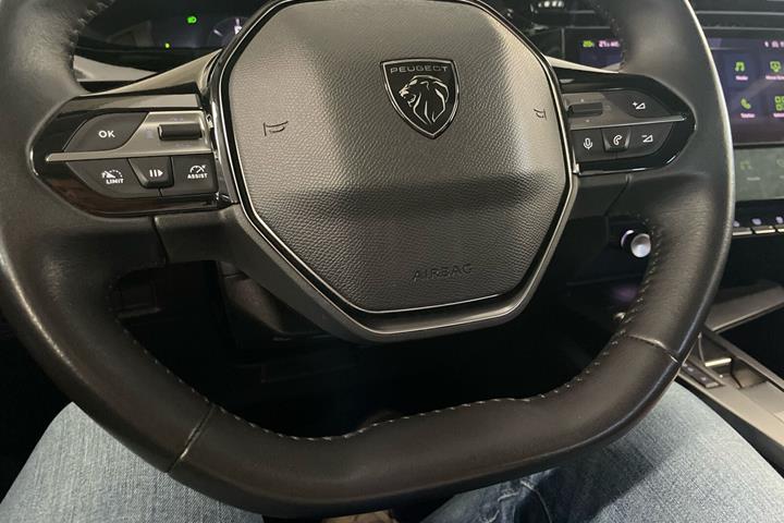 Sort Peugeot 308 fra 2022