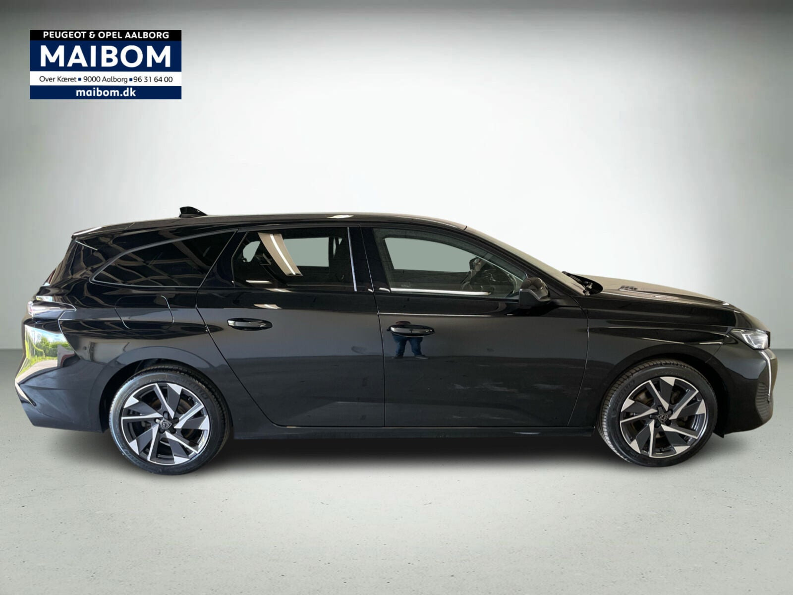 Sort Peugeot 308 fra 2024