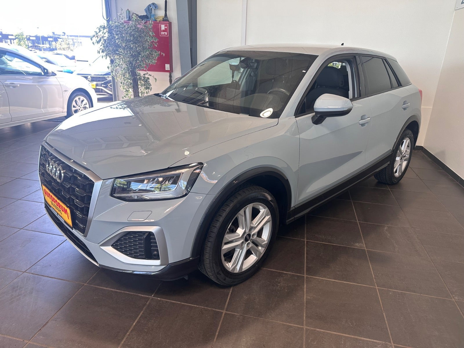 Grå Audi Q2 fra 2022