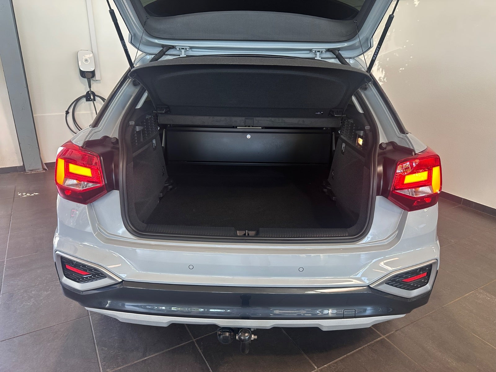Grå Audi Q2 fra 2022
