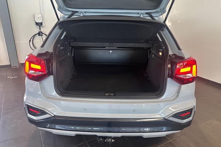 Grå Audi Q2 fra 2022