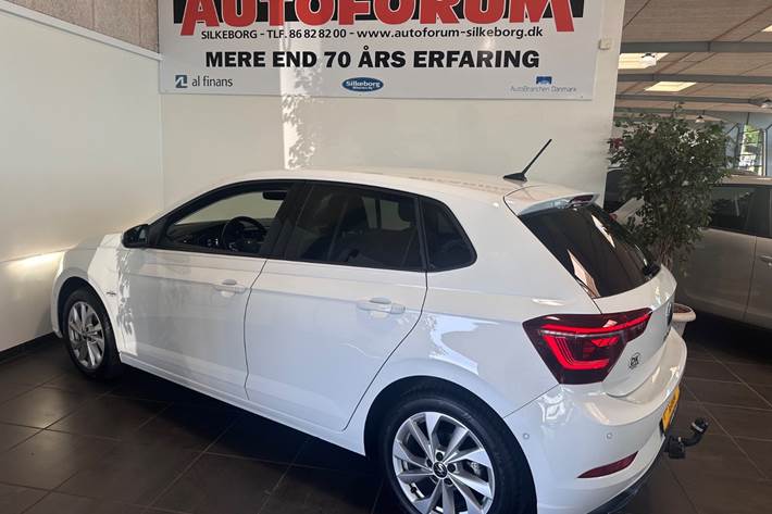 Hvid VW Polo fra 2023