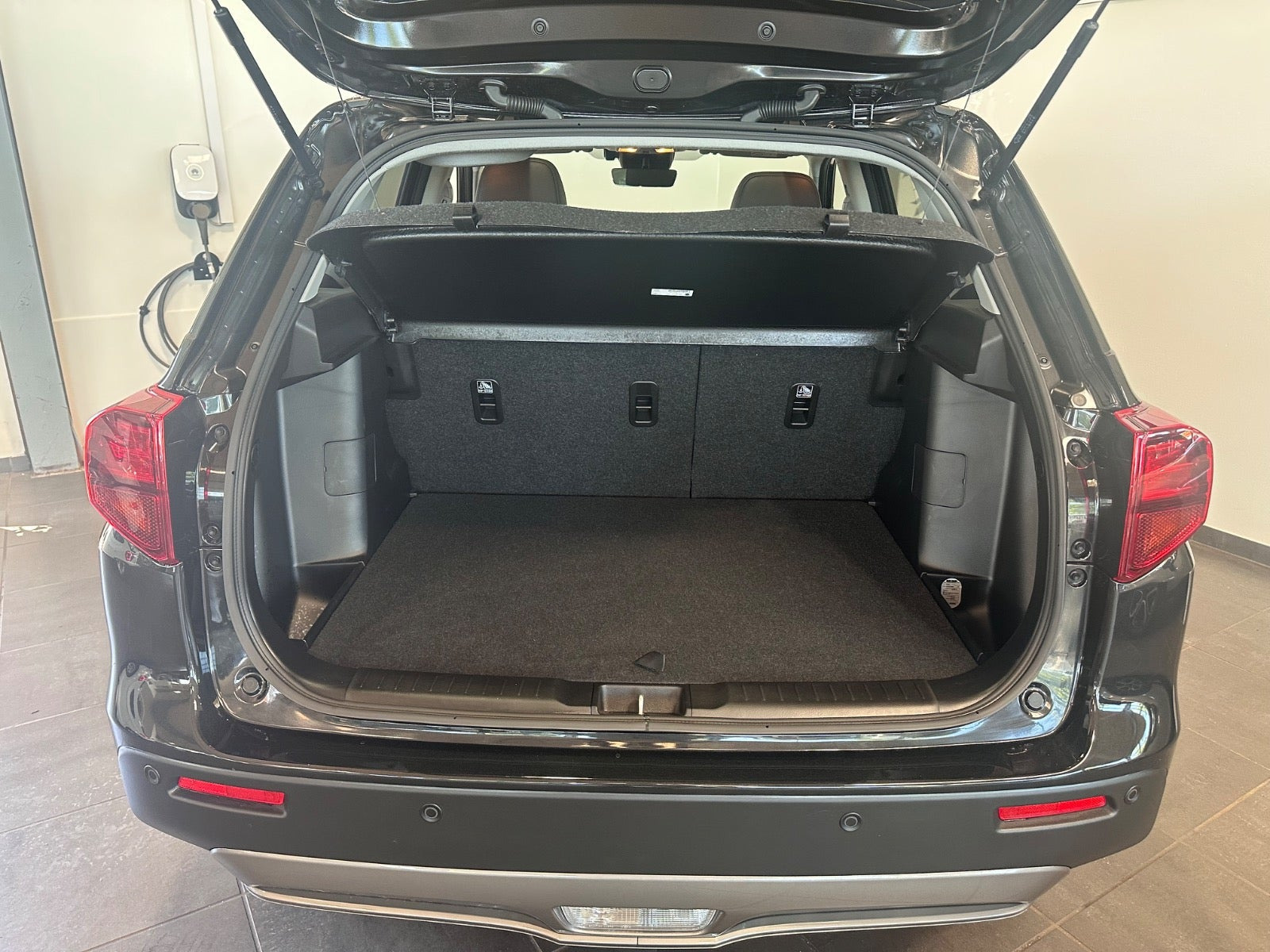 Sort Suzuki Vitara fra 2025