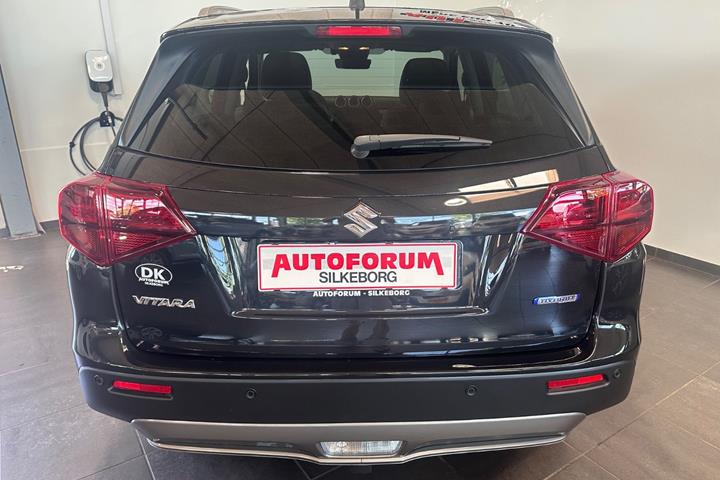 Sort Suzuki Vitara fra 2025