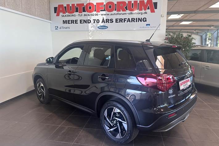 Sort Suzuki Vitara fra 2025