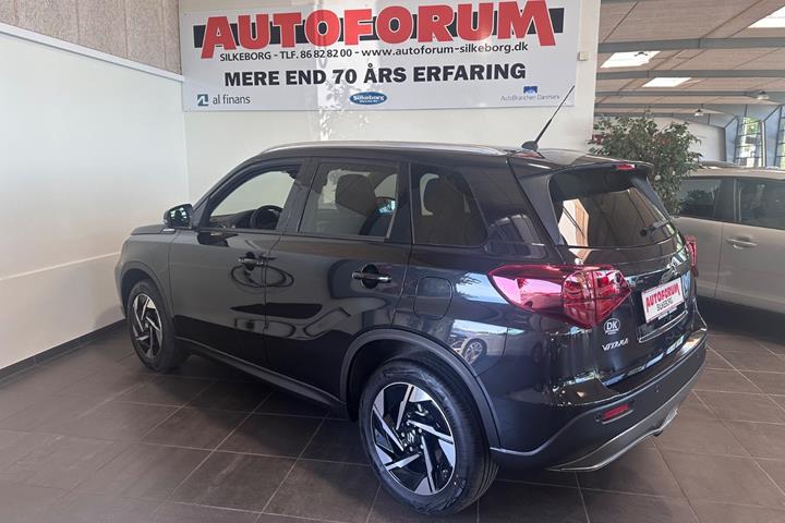 Sort Suzuki Vitara fra 2025