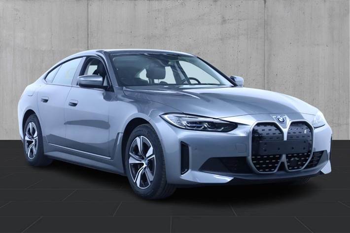 Sølv BMW i4 fra 2023