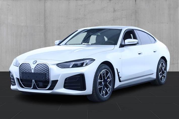 Hvid BMW i4 fra 2025