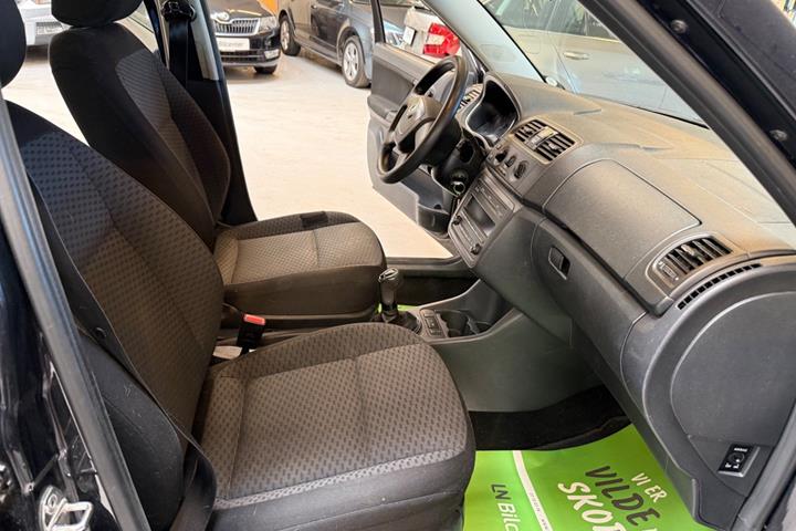 Sort Skoda Fabia fra 2012