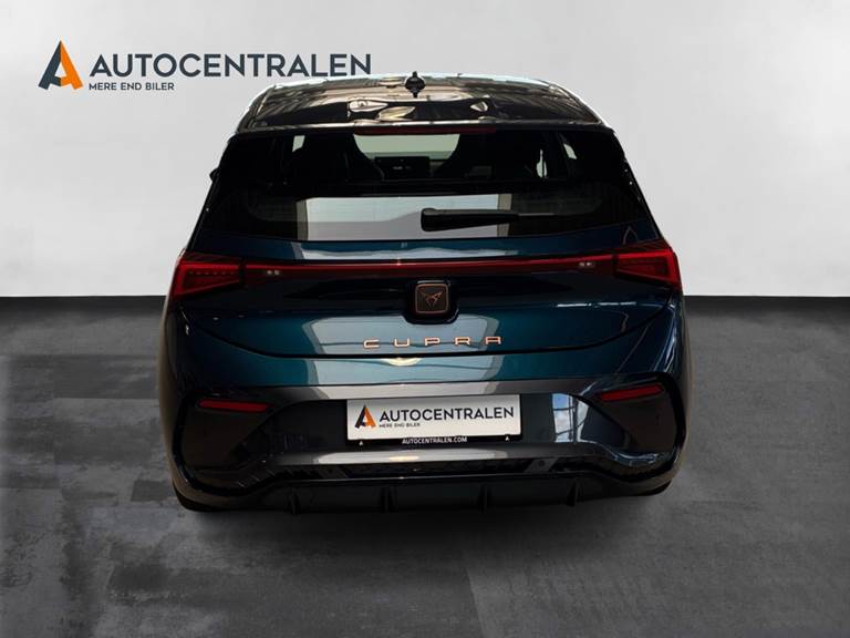 Cupra Born 77 e-Boost Dinamica Pack High