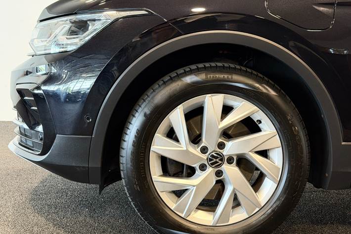 Sort VW Tiguan fra 2021