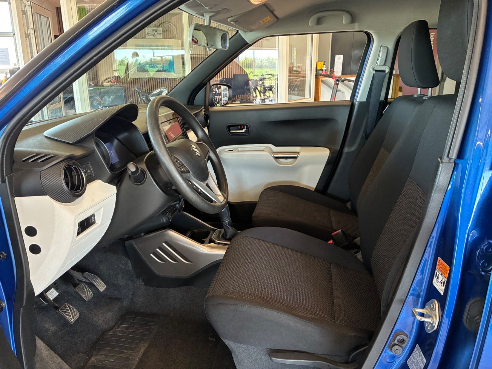 Blå Suzuki Ignis fra 2017