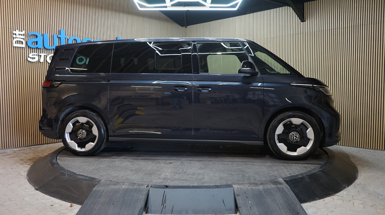Blå VW ID.Buzz fra 2025