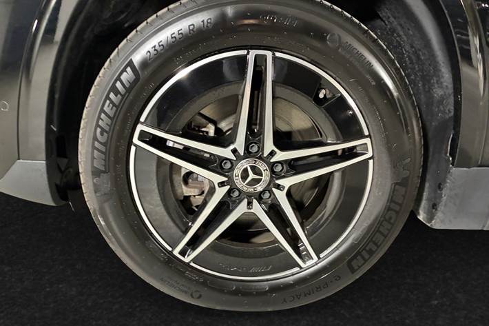 Sort Mercedes EQA350 fra 2024