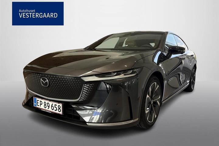 Grå Mazda 6e fra 2025 set udefra