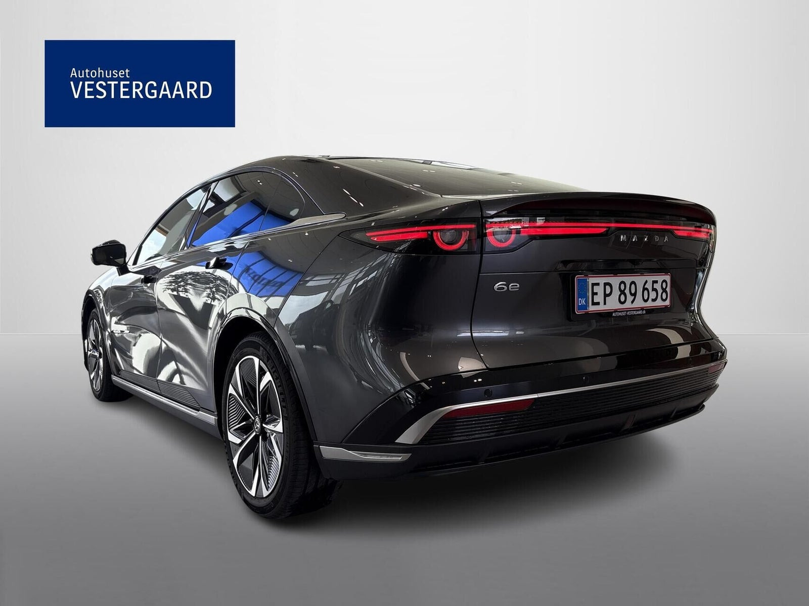 Grå Mazda 6e fra 2025